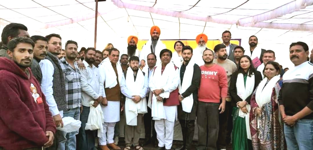 Salary should be given to outsourced workers on the basis of the letter of the Superintendent Engineer of Water Supply and Sanitation Department Bathinda - Union
